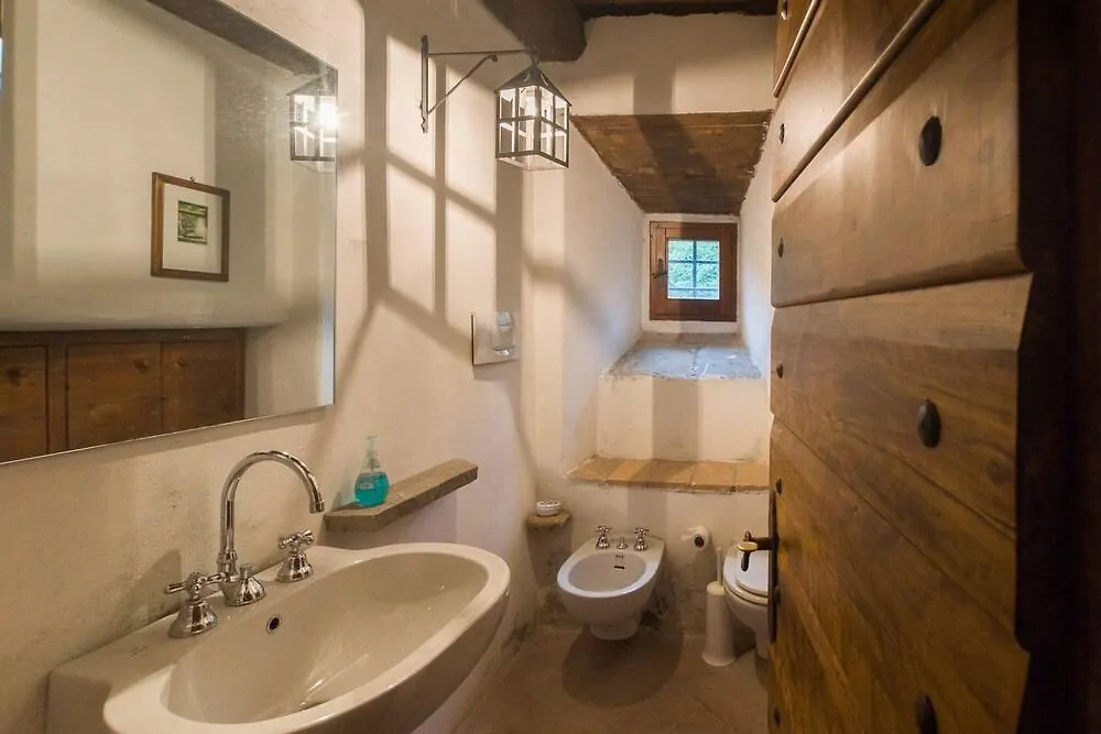 Bed & Breakfast Borgo Corniola B&B Naturista Italy